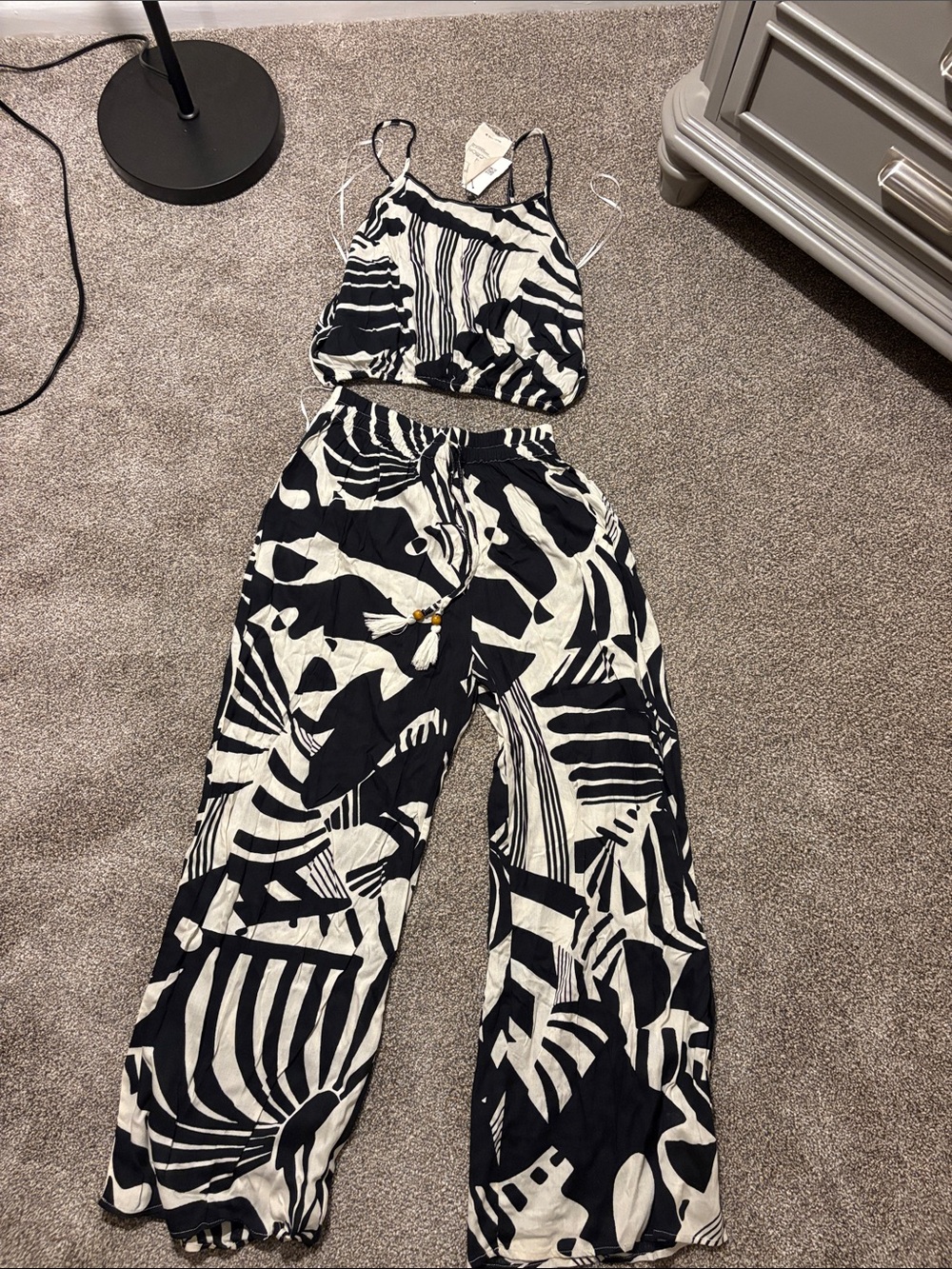 Women's Black & White Wide-Leg Printed Two-Piece Set